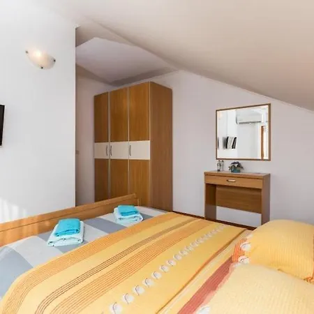 One Bedroom With Garden View Mali Apartamento